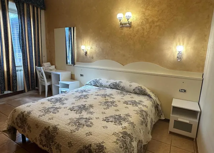 Gasthuis Near Termini Station 3*